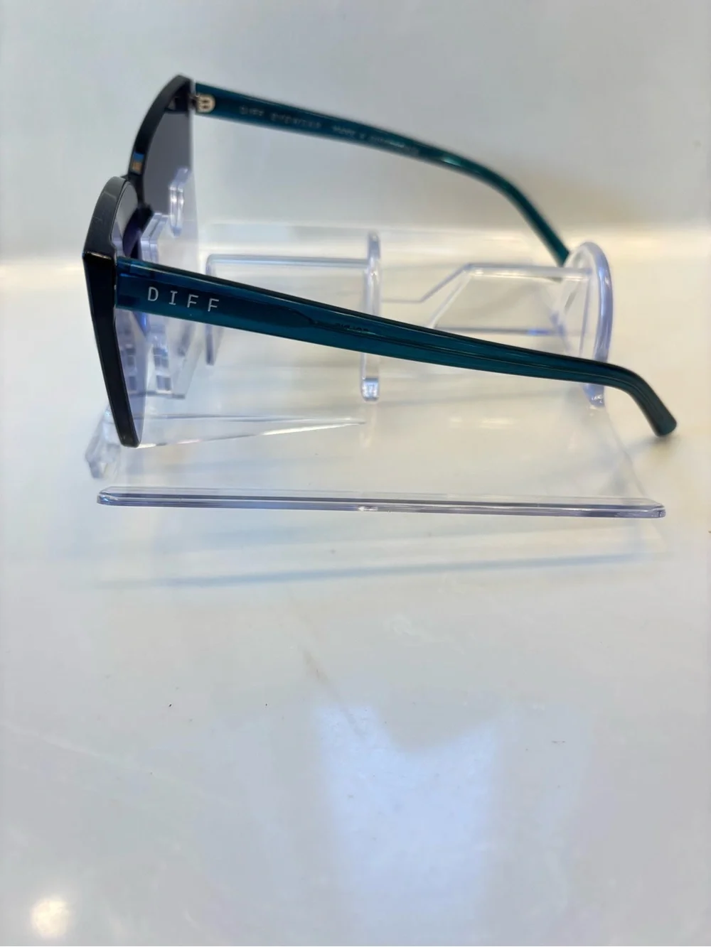 DIFF Goldie Cat Eye SG Plastic Frame clubhouse Blue Gradient Tinted UV400